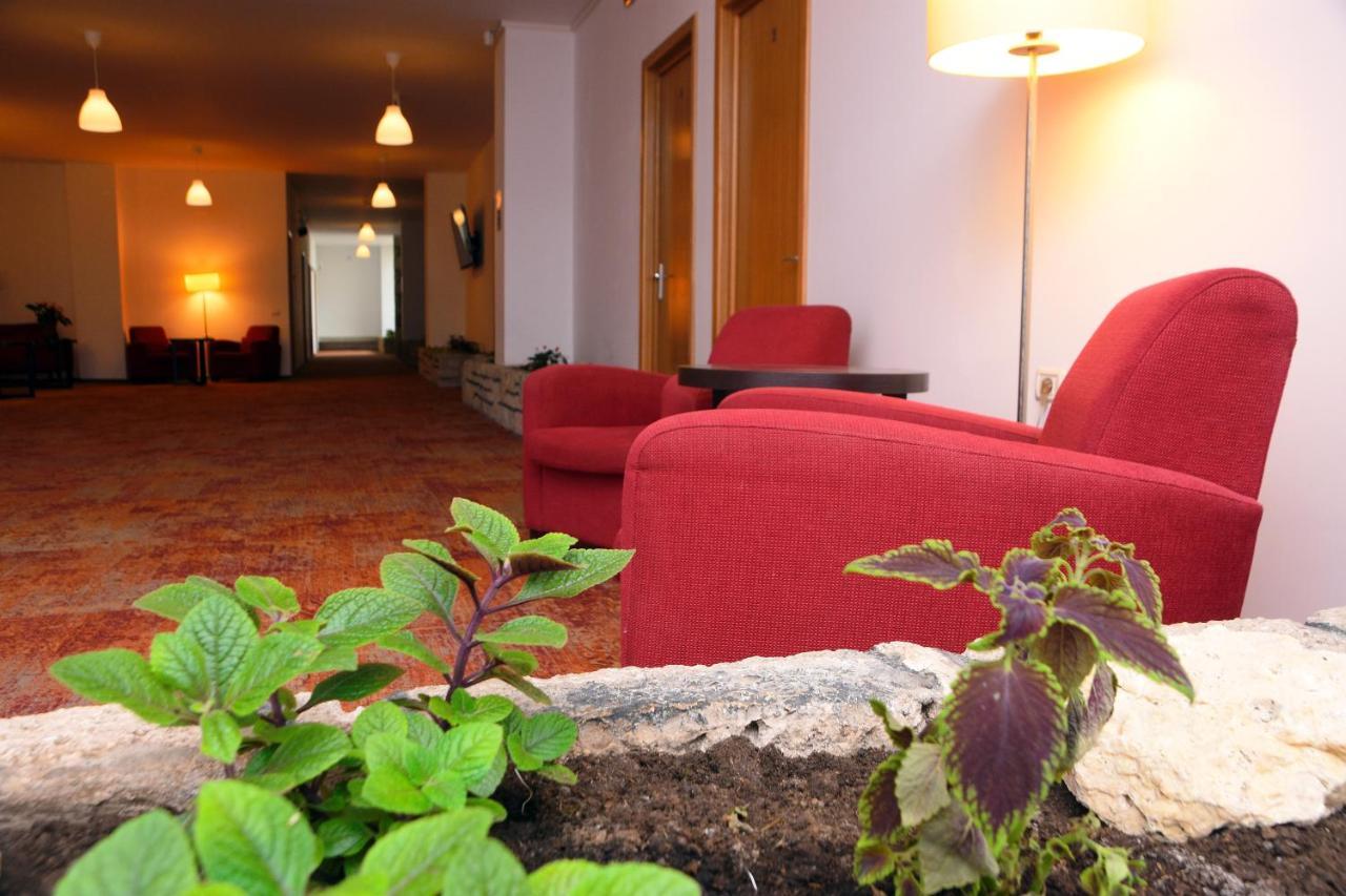 Hotel Mercur Эфорие-Суд Экстерьер фото